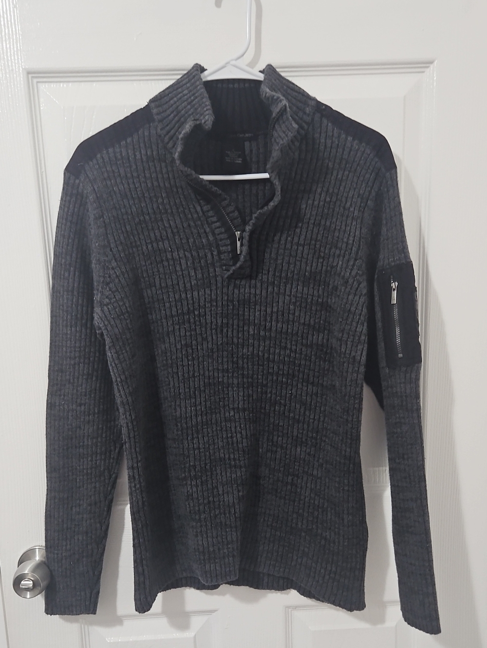 Calvin Klein Jeans Men's Gray Ribbed Cotton 1/4 Zip Utility Sweater - Size M